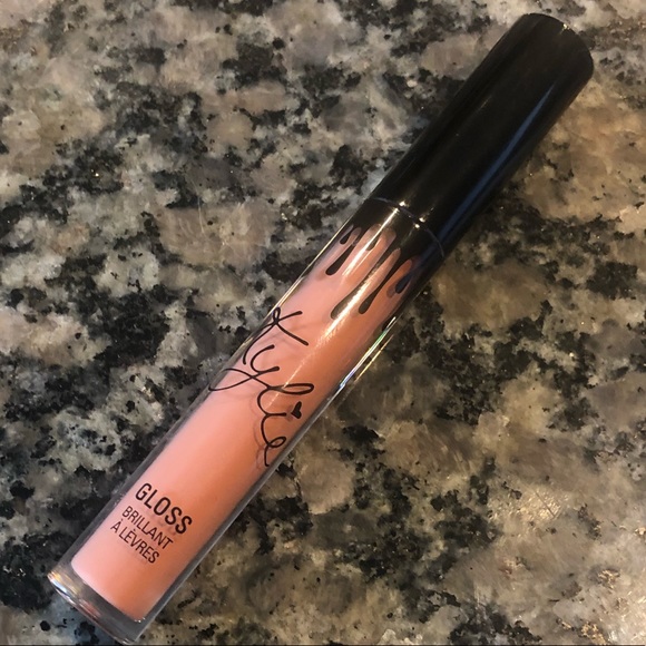 Kylie Cosmetics Gloss Shade: Exposed - Picture 3 of 4